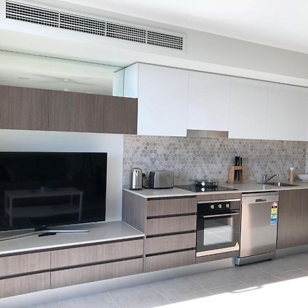 North Shore Oceanside Kawana Hotel Kawana Waters Bagian luar foto