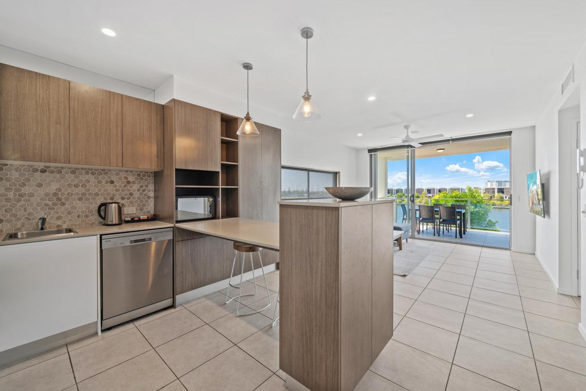 North Shore Oceanside Kawana Kawana Waters Bagian luar foto